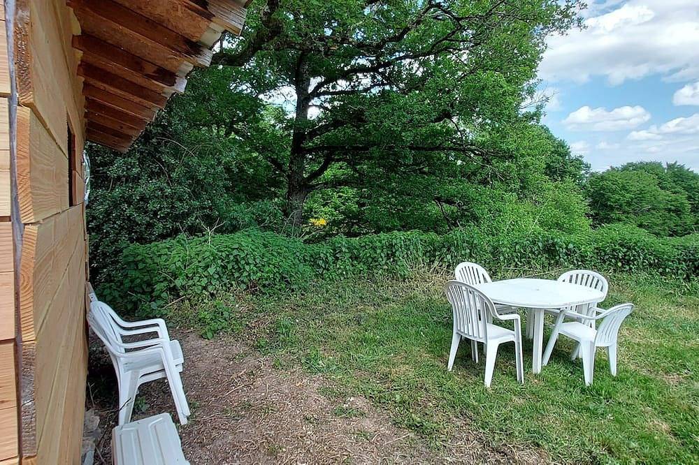 Country cottage surrounded by horses, sheep and rabbits in Saint-Martin-le-Mault, Bellac und Umgebung