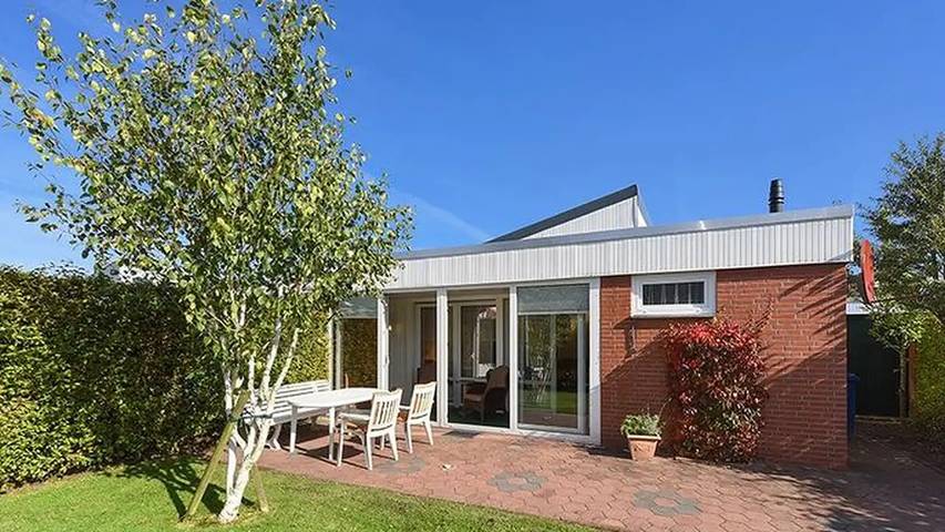 Ferienhaus für 4 Personen, mit Garten in Bensersiel