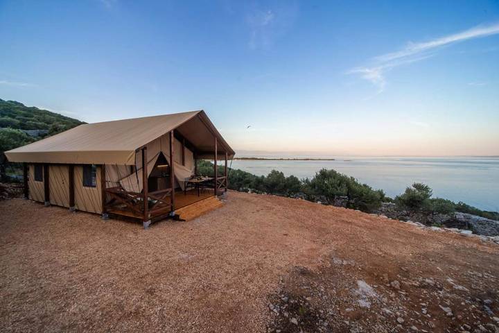 Camping pour 4 personnes, avec vue et jardin, animaux acceptés dans Losinj - 2