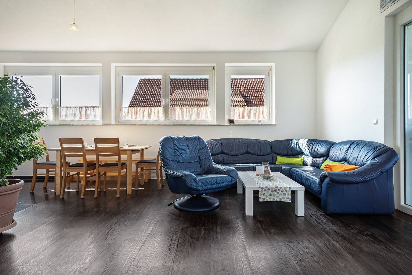 Ganze Wohnung, Ferienwohnung 1, 95qm' mit Gemeinschaftsgarten, Balkon und Wlan in Deggenhausertal, Region Bodensee-Oberschwaben