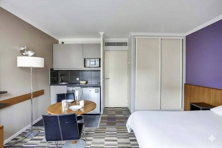 Appartement entier, GuestReady - Studio cosy près du métro in Issy-les-Moulineaux, Hauts-de-Seine