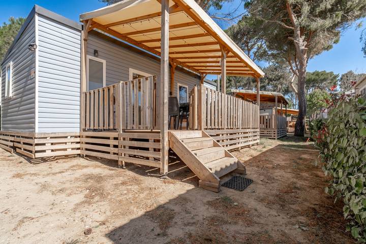 Camping pour 6 personnes, avec jardin ainsi que bassin pour enfant et sauna à Vendres