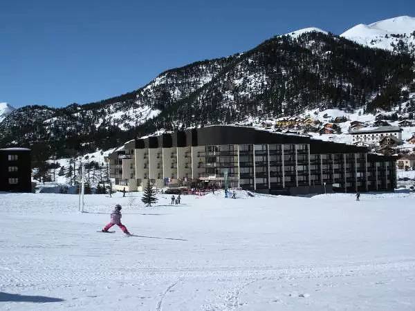 Studio entier, Appartement sur les pistes des ski avec parking in Montgenèvre, Région de Briançon
