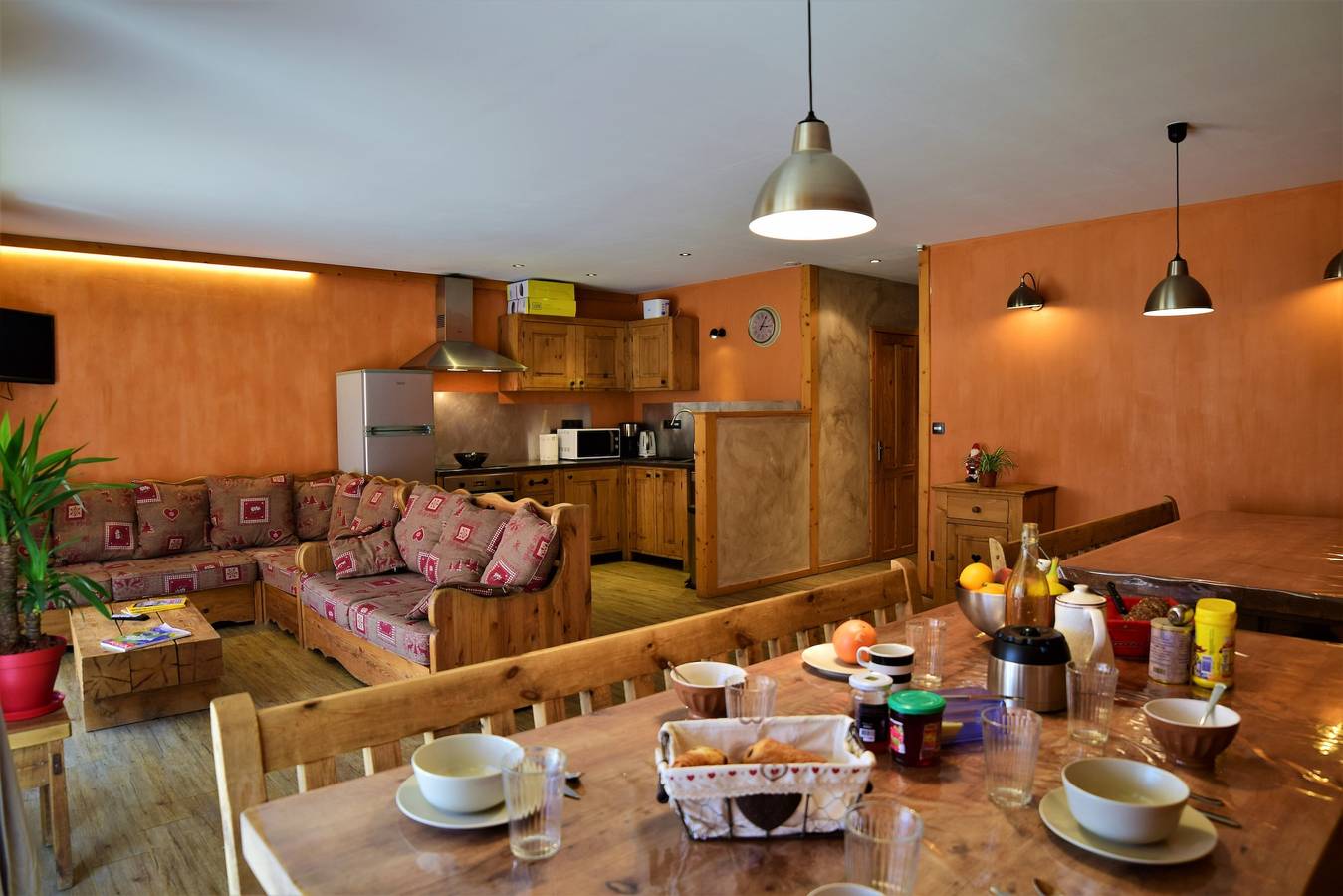 Geheel appartement, Appartement 'L'Éterlou' met privé tuin en wifi in Mont-de-Lans, Les Deux Alpes