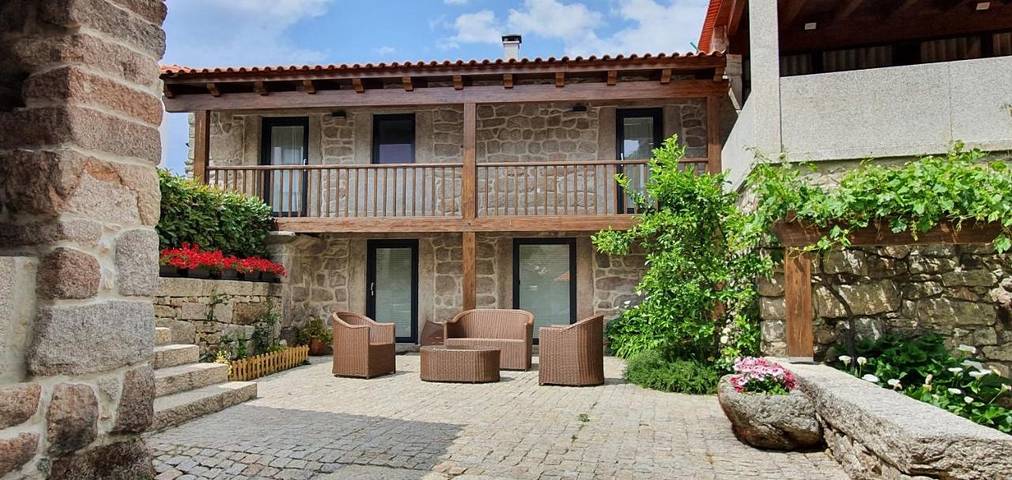 Maison de campagne pour 3 personnes, avec Terrasse et Jacuzzi ainsi que Jardin et Piscine dans Sernancelhe