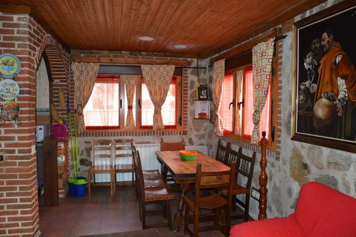 Casa de vacaciones para 16 personas, con Balcón y Terraza además de Jardín y Piscina en Valle del Alberche - 4