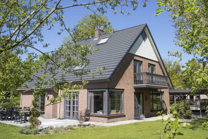Villa voor 23 personen, met tuin - 1