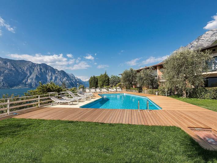 Ganze Wohnung, Studio mit Seeblick, Bbq und Gemeinschaftspool in Malcesine, Gardasee-Berge