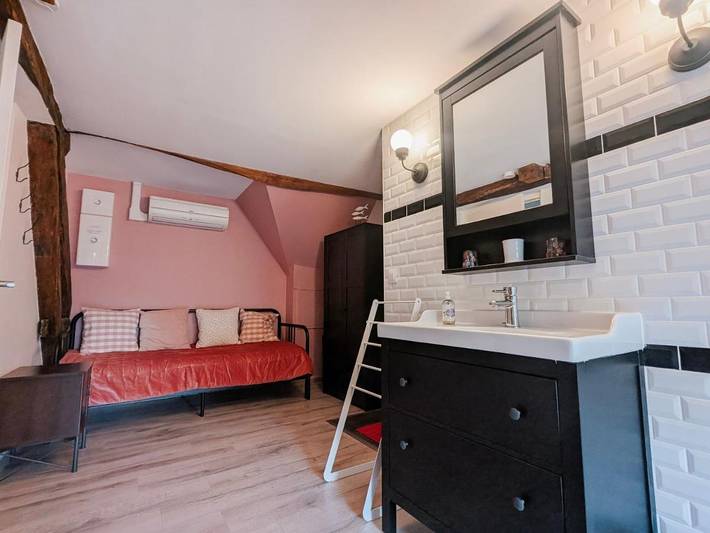 Location de vacances pour 3 personnes dans Fontguenand - 2