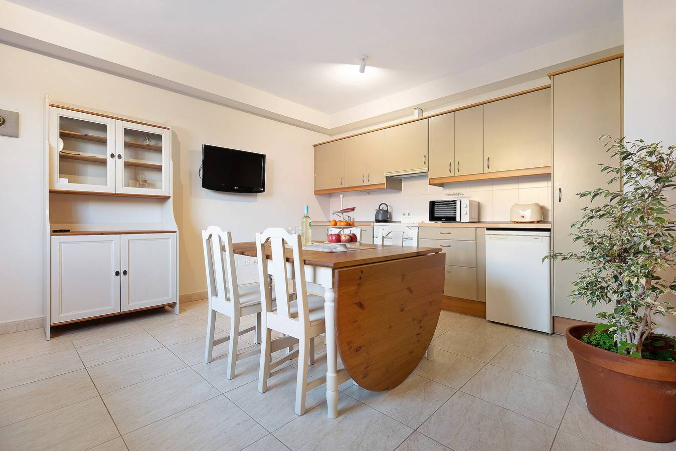 Appartement entier, Bel appartement lumineux avec terrasse et entrée directe depuis la rue. in El Durazno, Puerto de la Cruz
