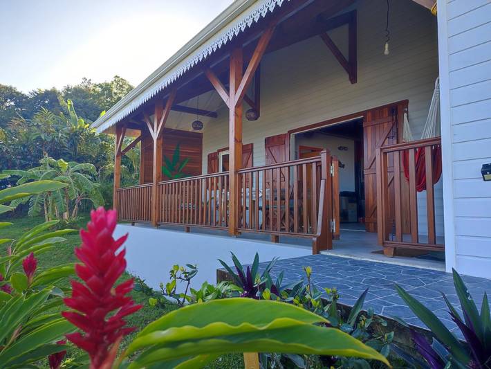 Gîte pour 4 personnes, avec terrasse et jardin