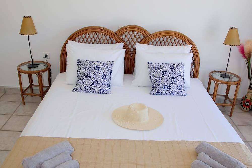 Aroura Homes 4Br Beachfront Villa in Spetses