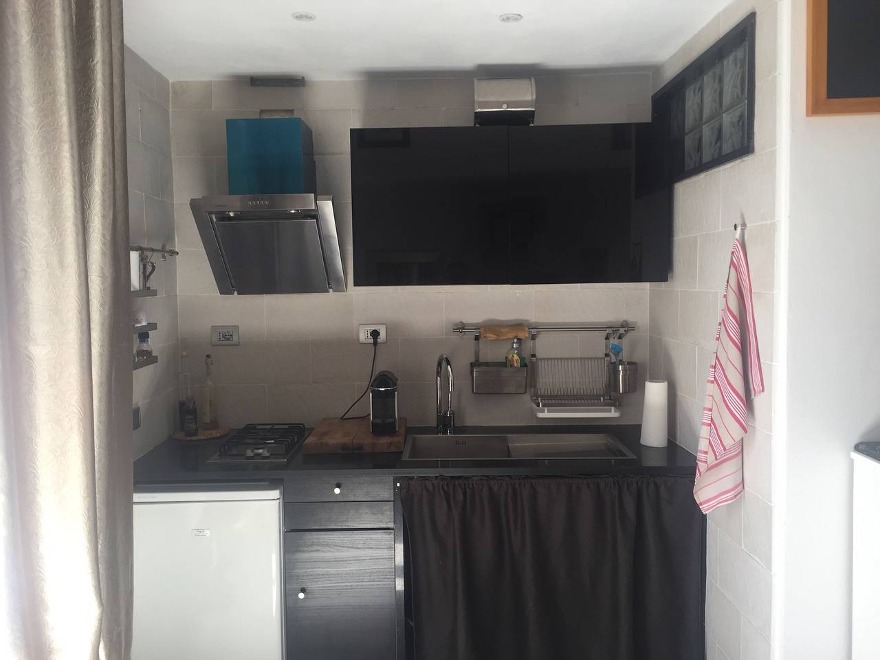 Entire studio, Charming Studio with Balcony in Pisticci - 45 m² with Parking in Pisticci, Piana del Metaponto