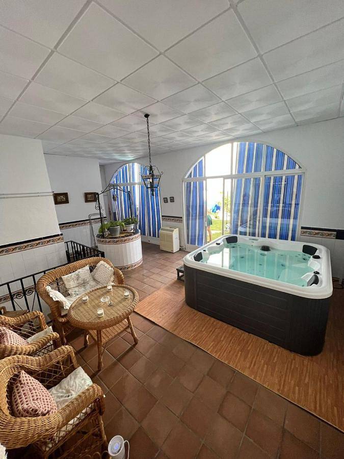 Casa de vacaciones para 12 personas, con piscina además de jacuzzi y jardín en Mancha Alta de Toledo