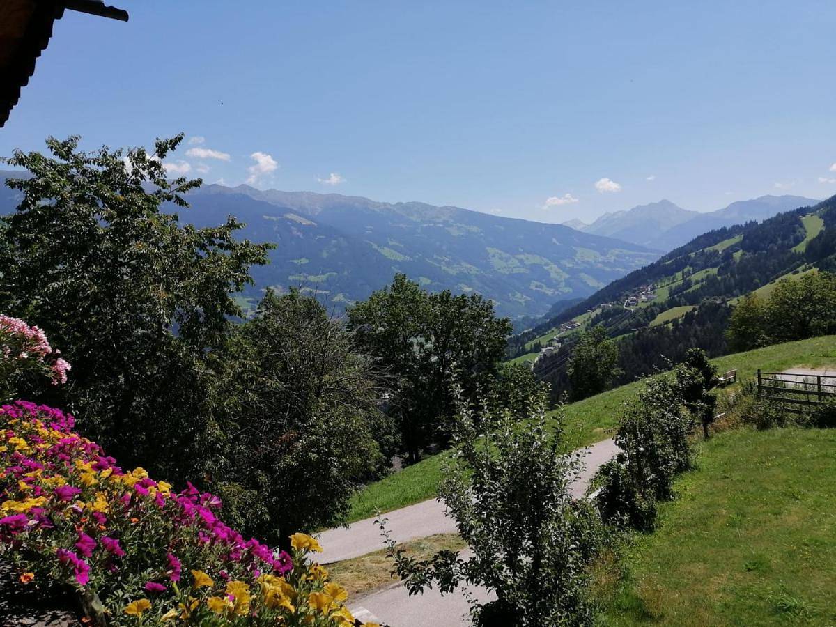 Ganze Wohnung, Two-Bedroom Apartment in Tuxer Alpen, Ried im Zillertal