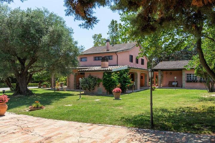 Chalet para 11 personas, con jardín y piscina además de vistas y terraza - 1