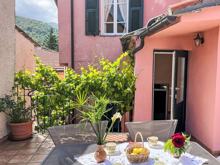 Agriturismo voor 4 personen, met tuin aan de Riviera di Ponente