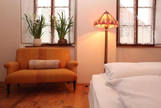 Guesthouse Le Locle - 102 Studio Standard, Bad/Dusche, Kochnische in Le Locle, Drei-Seen-Land