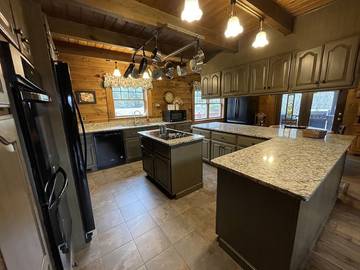 Vacation Home for 35 Guests in West Virginia, USA, Picture 4