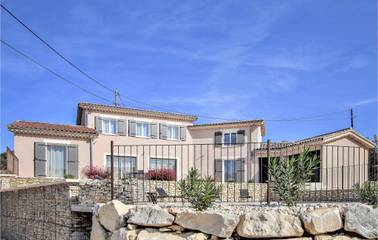 Gîte pour 14 personnes, avec terrasse ainsi que piscine et jardin, animaux acceptés à Saint-Thomé