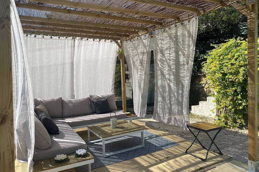 Villa très spacieuse avec Piscine privée dans les Cévennes in Bessèges, Cevenas