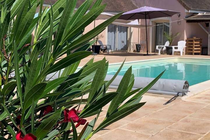 Gîte pour 15 personnes, avec jardin à Fontenay-sur-Vègre