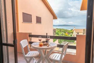 Cottage pour 4 personnes, avec vue sur l’océan et jardin, animaux acceptés à Stintino