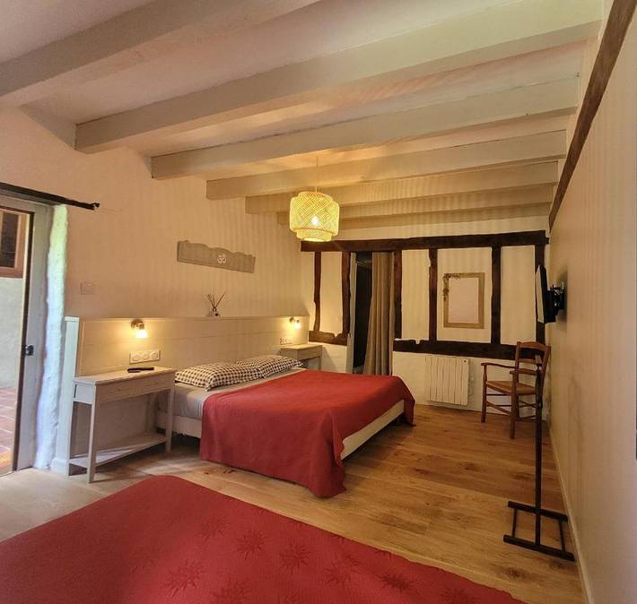Gîte pour 3 personnes, avec Jardin à Cindré