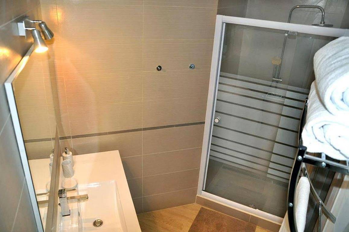 Chambre d'hôtes Villa Carroubier - Suite Mékong in La Londe-les-Maures, Région de Toulon