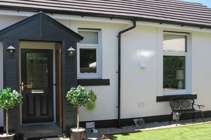 Log cabin for 2 people, with garden, with pets in Dunoon