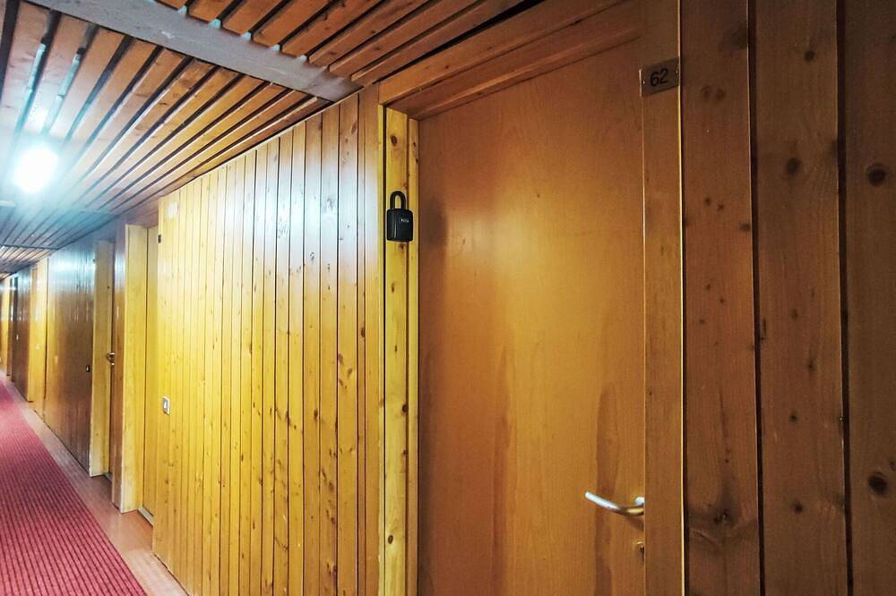 Appartement entier, Joli appartement pour 5 personnes avec Wifi, Tv et patio in Marilleva, Mezzana