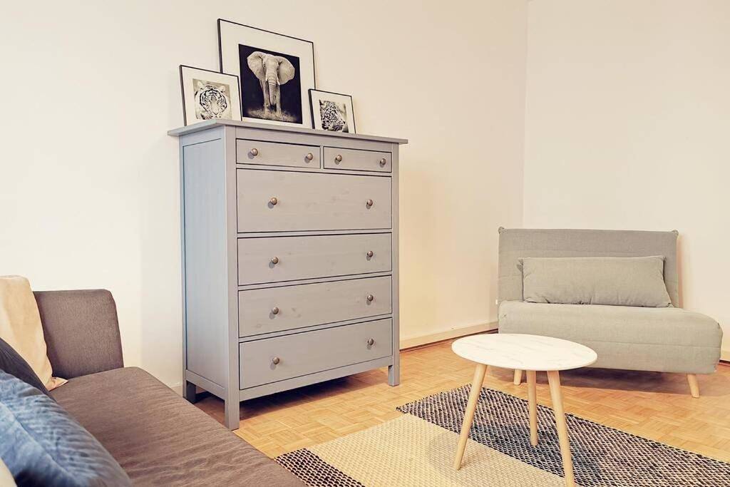 Ganze Wohnung, Two-Bedroom Apartment in Wieden (Wien Bundesland), Wien