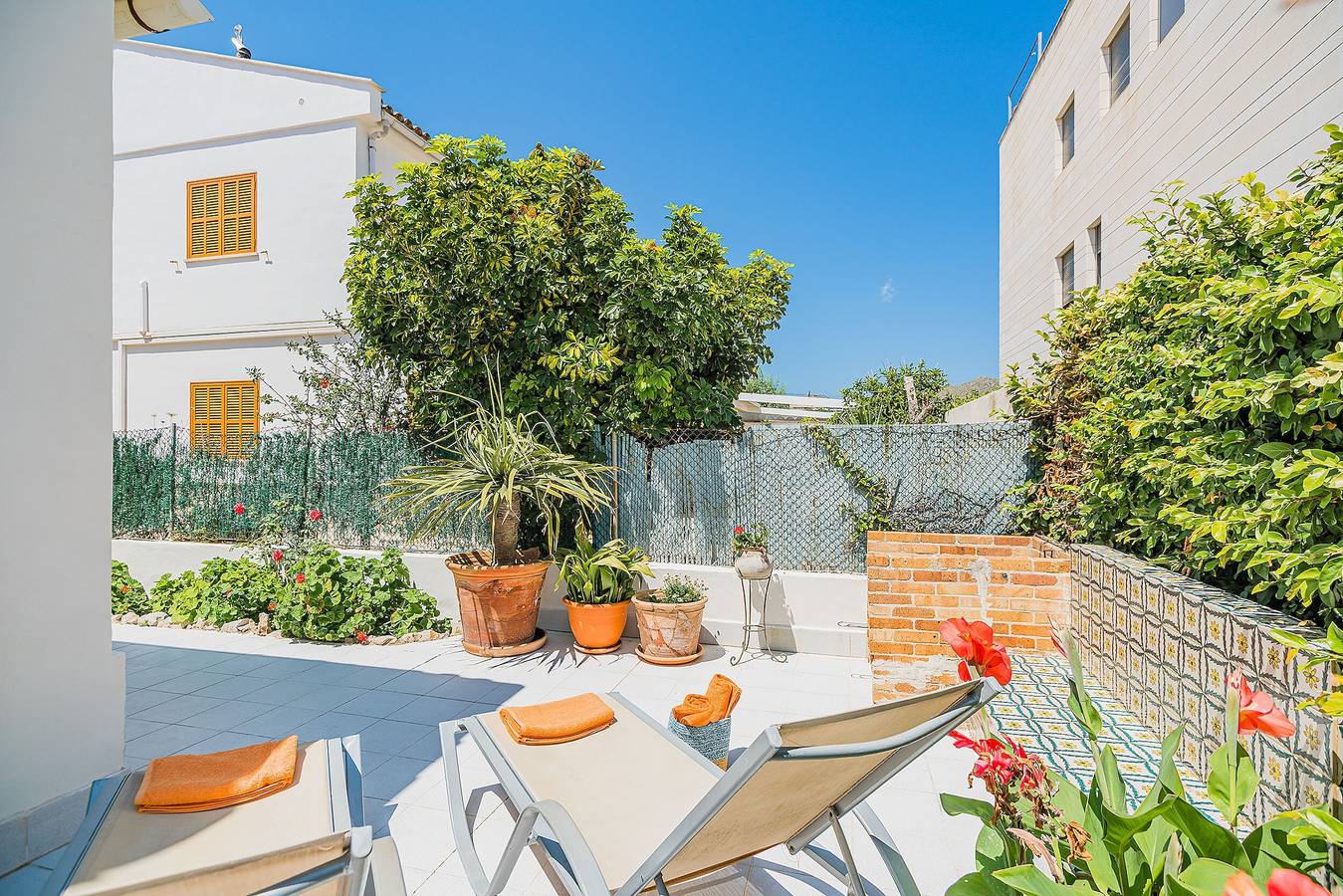 In perfekter Lage zum Strand und zur Stadt - Villa Hibiscus in Port de Pollença, Pollença