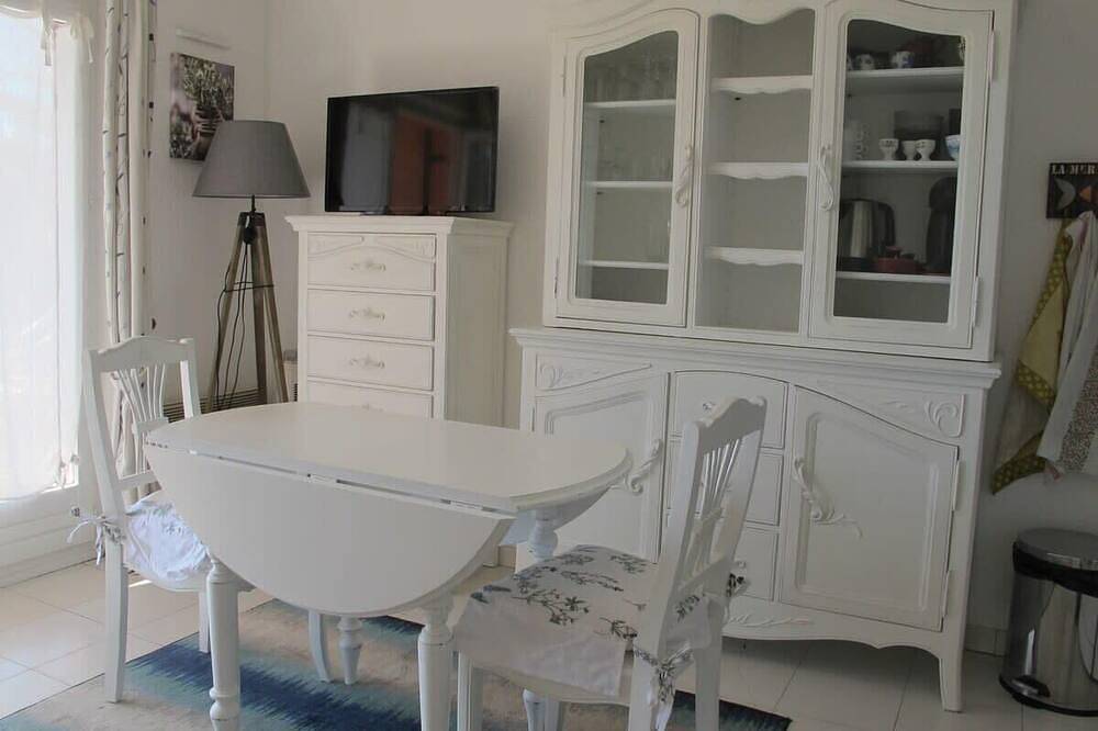 Ganze Wohnung, Sehr schöne Studio Kabine mit Blick auf das Meer in Agay, Saint-Raphaël