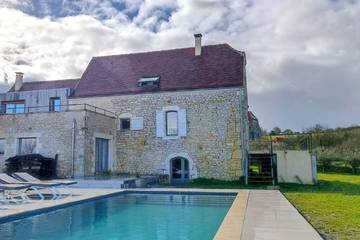 Location de vacances pour 10 personnes à Reilhaguet