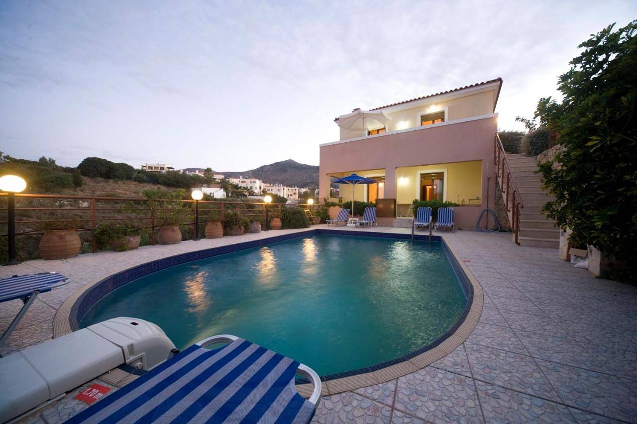 Three-Bedroom Villa with Private Pool (2 -7 Adults) in Rethymno und Umgebung