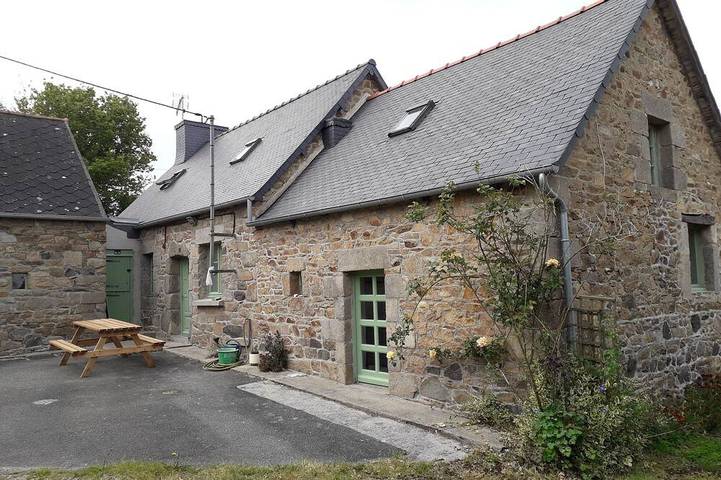 Location de vacances pour 2 personnes, avec Terrasse et Jardin à Belle-Isle-en-Terre