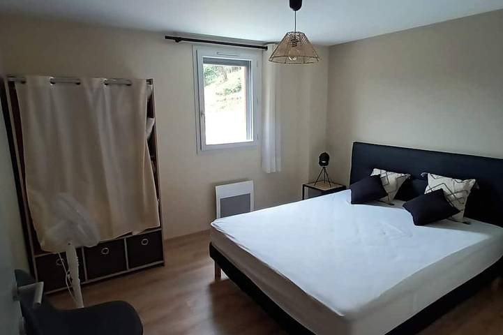 Gîte pour 12 personnes, avec jardin ainsi que piscine et balcon à Saint-Léon-sur-Vézère - 2