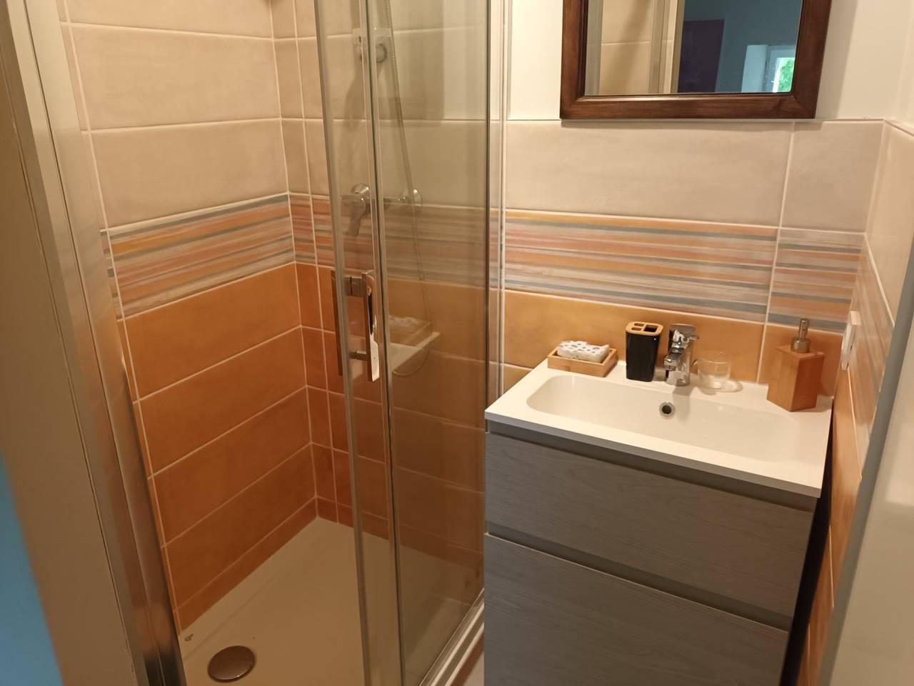 Chambres et table d'hôtes Le Duzon - Chambre 1 Tilleul in Saint-Sylvestre (Rhône-Alps), Région de Tournon-sur-Rhône