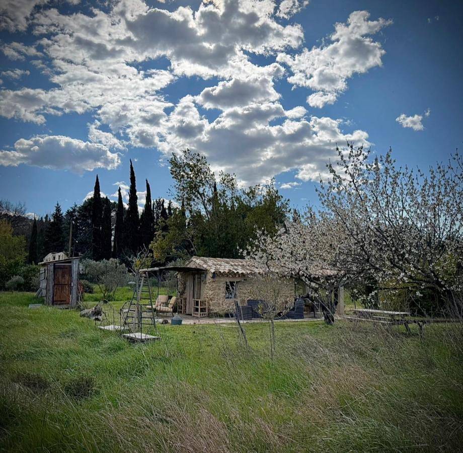 Cabanon bucolique face au Luberon in Lourmarin, Parc naturel régional du Luberon