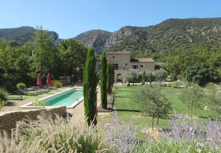 Maison d’hôte pour 2 personnes, avec Terrasse et Jardin ainsi que Piscine et Vue