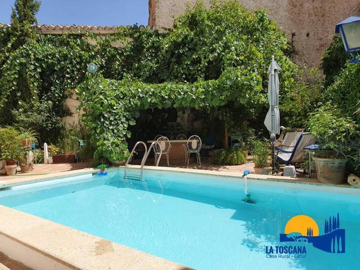 Casa rural para 2 personas, con Terraza además de Jardín y Piscina en Letur