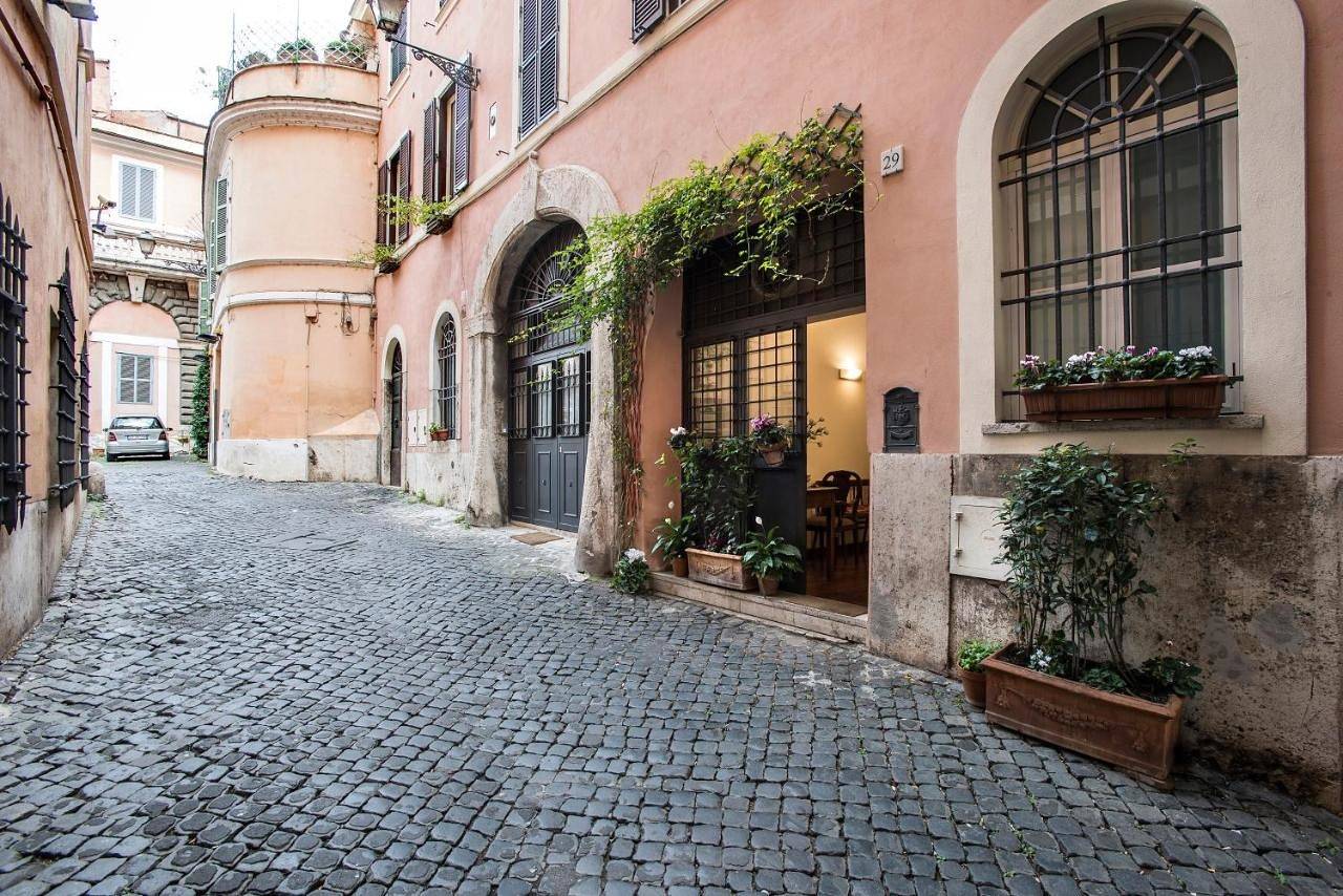 B&B Arco Del Lauro in Trastevere, Roma