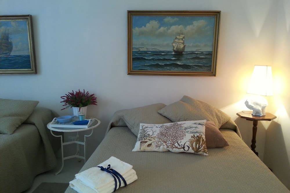 Villa mit Blick auf das Meer und Marettimo in Favignana