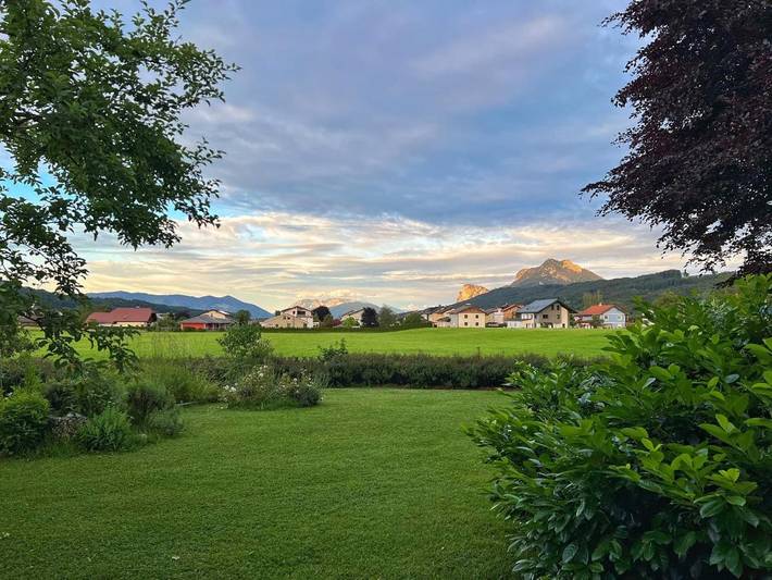 Gîte pour 4 personnes, avec Balcon et Terrasse ainsi que Jardin et Vue à Thalgau