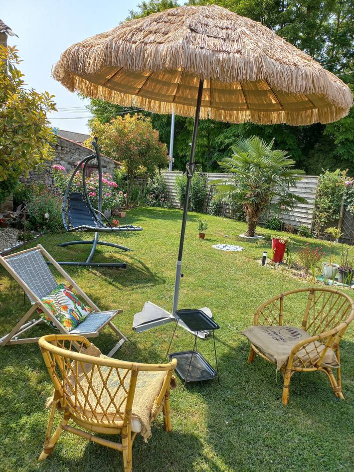 Cama y desayuno para 5 personas, con jardín en Valle del Loira