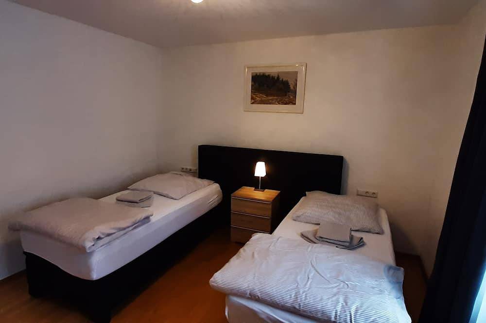 Apartamento entero, Apartamento-De Lujo-Baño privado con bañera-Terraza-Ferienwohnung in Reutlingen, Neckar-Alb