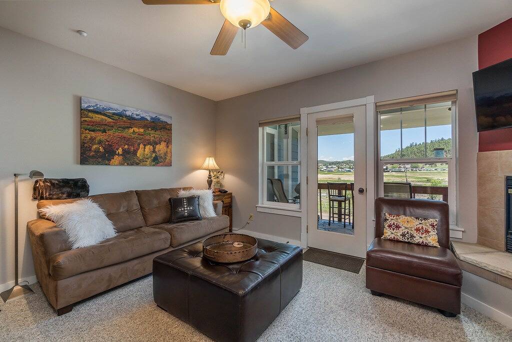 Erstaunliches Stadthaus direkt am San Juan River, große Ansichten, nahe der Stadt, zentrale Klimaanlage in Pagosa Springs, San Juan National Forest