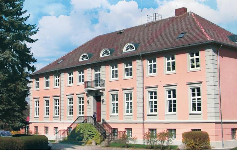 Ferienhaus für 34 Personen, mit Terrasse und Garten sowie Pool und Sauna in Uckermark - 2