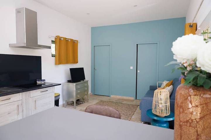 Location de vacances pour 2 personnes, avec jardin ainsi que piscine et terrasse à Uchaux - 3